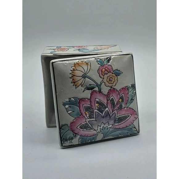 Vintage Hand Painted Trinket Box  WBI 1970s - Picture 4 of 11
